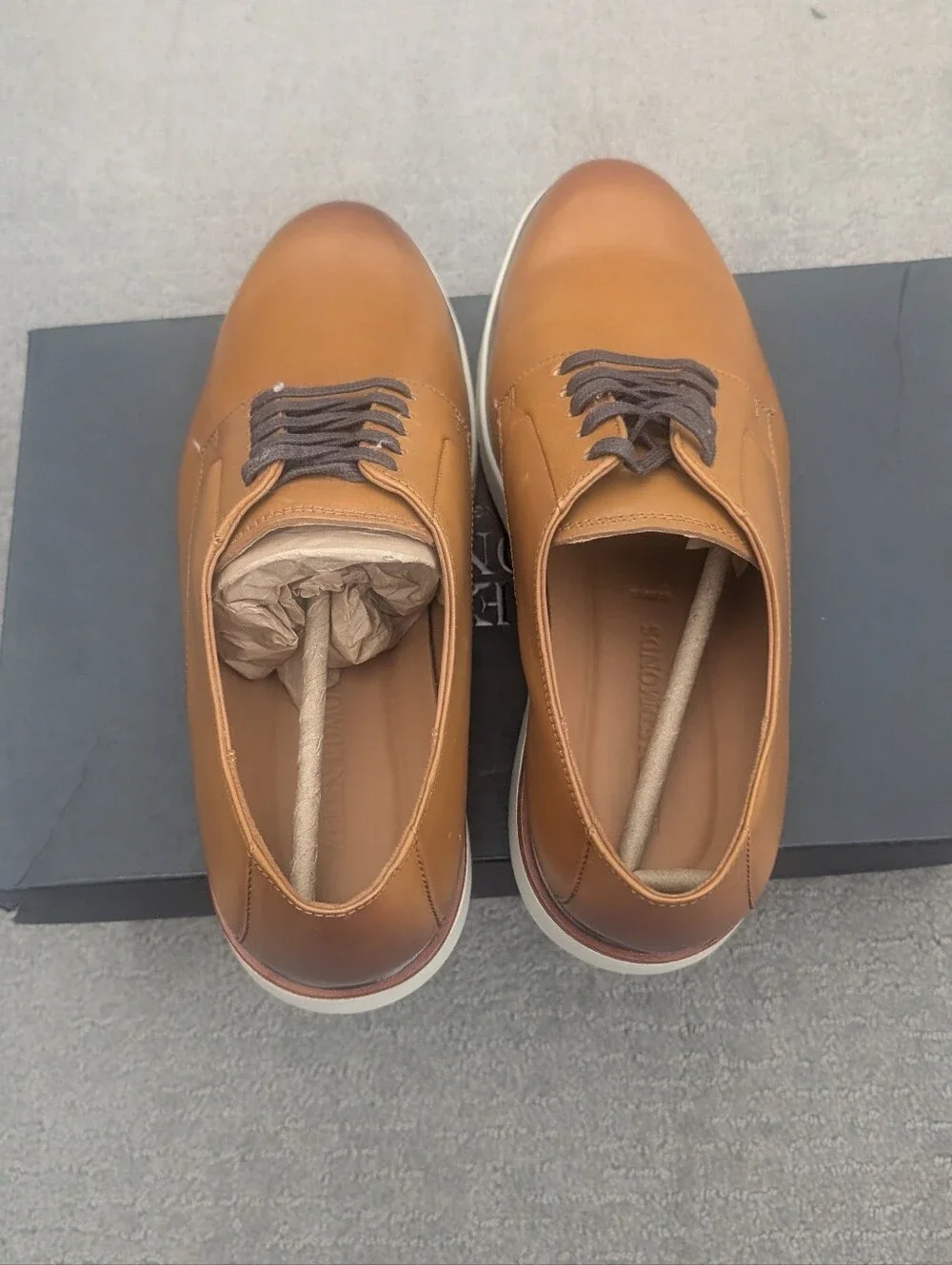 Men's Tan Leather Derby Shoes with Dark Contrast Laces